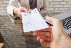 what is salary benchmarking